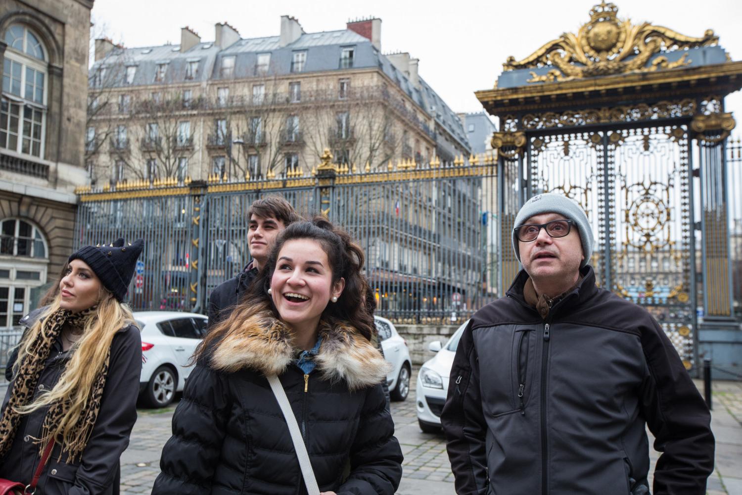 <a href='http://ujqs.ngskmc-eis.net'>全球十大赌钱排行app</a>学院法语教授Pascal Rollet带领学生们到巴黎游学.